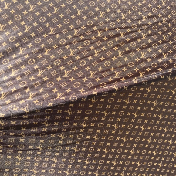 Louis Vuitton EUC Monogram Large Umbrella Last Discount w Reciept - Picture 7 of 11